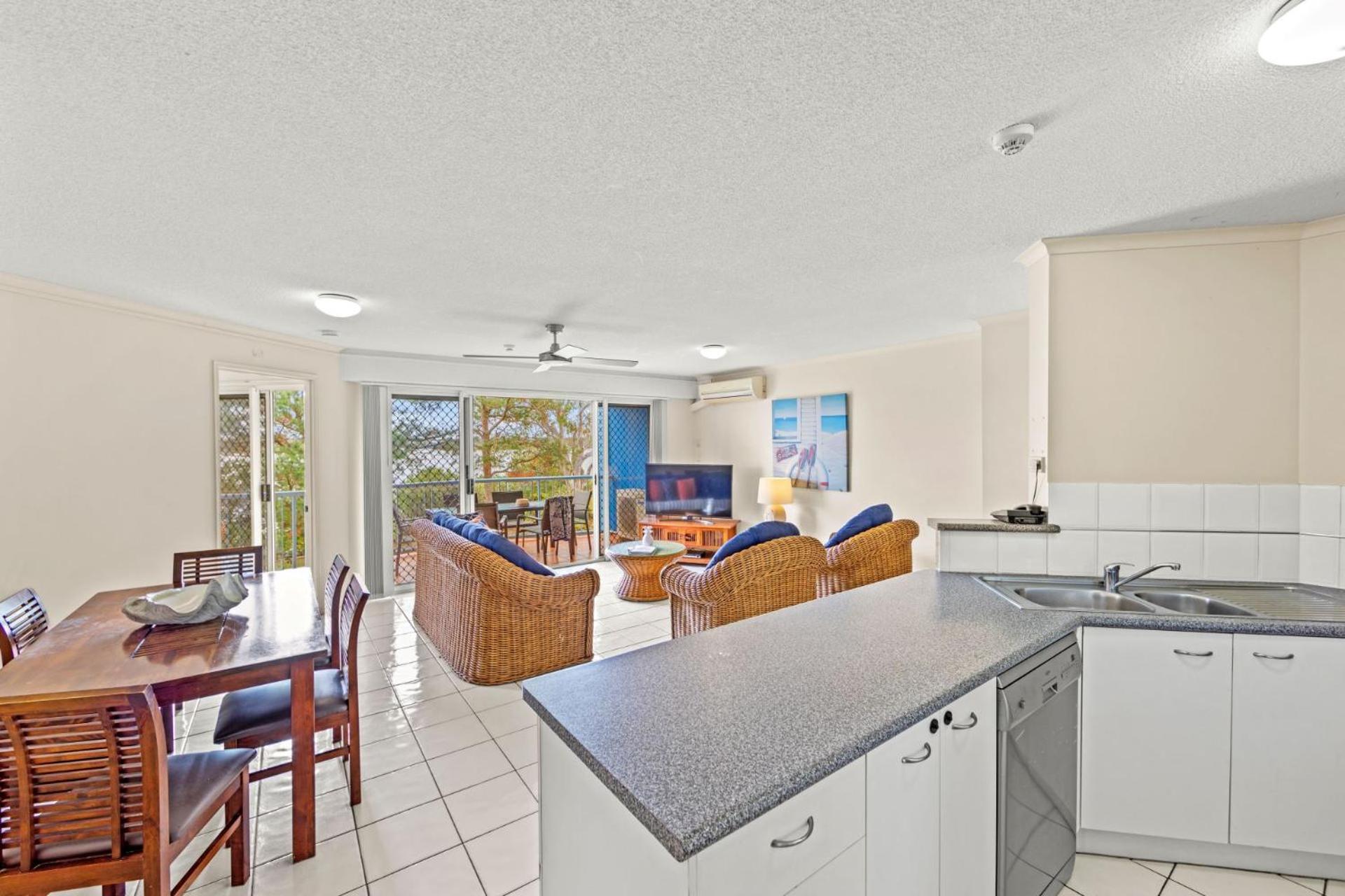 Reflections Holiday Apartments Maroochydore Room photo